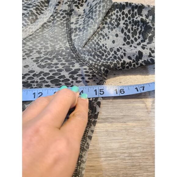 Express small women's snake skin long sleeve tee - Picture 6 of 7